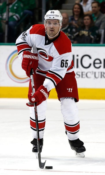 Penguins acquire D Ron Hainsey from Carolina